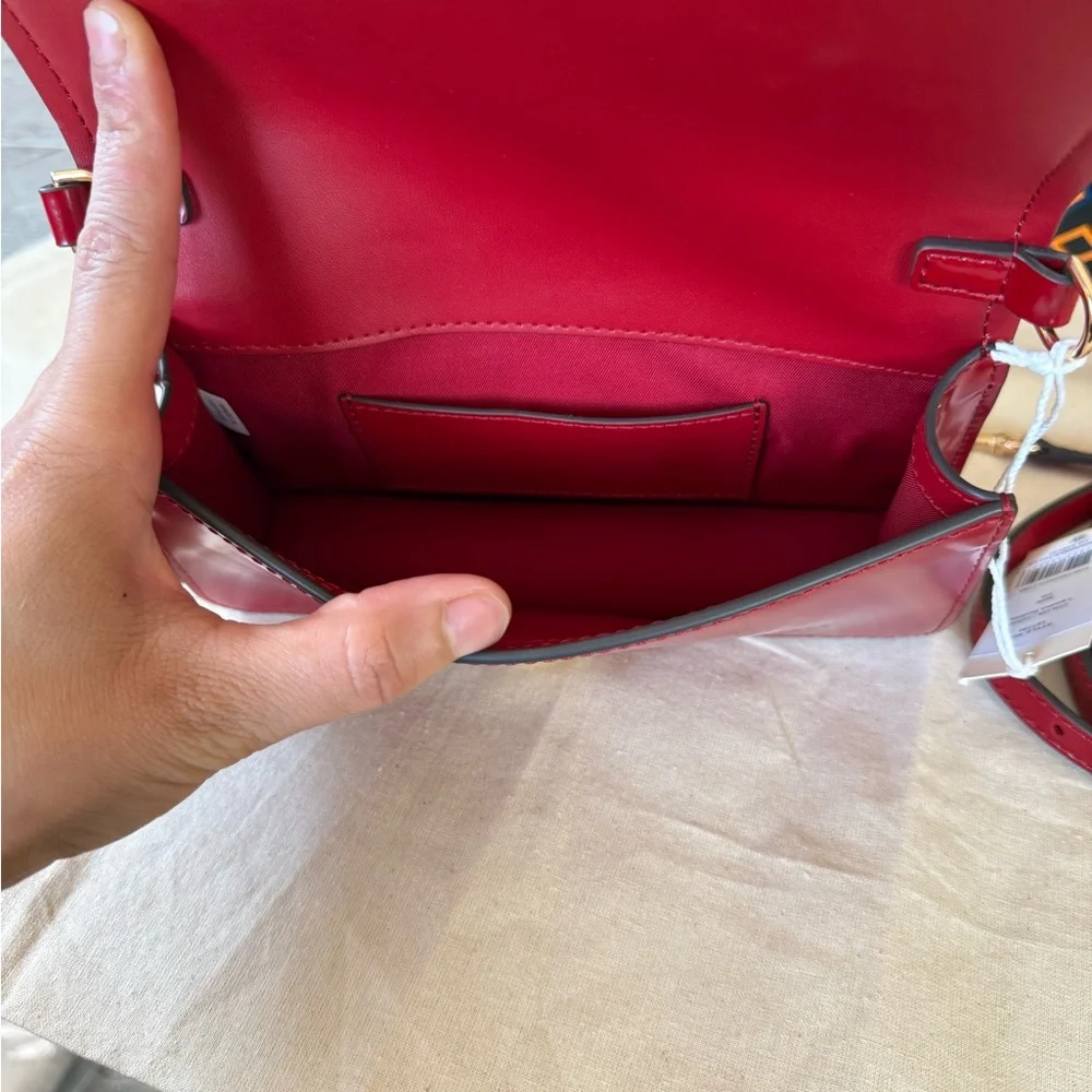 New, authentic tory burch Emerson patent mini crossbody red - Picture 10 of 13